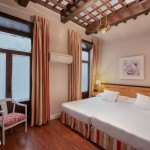 Habitación Doble con Artesonado 2 (Hotel Anacapri Granada 2021)